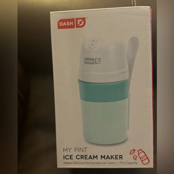 Other - Dash pint ice cream maker in green and white #icecreammaker
